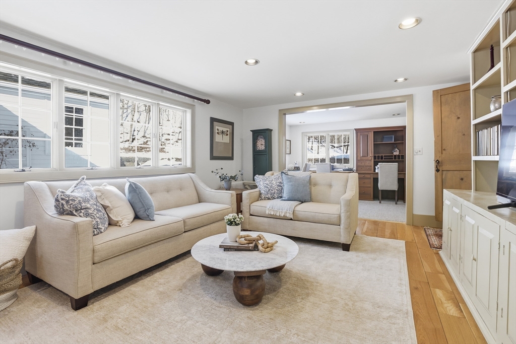 105 Lexington Rd
