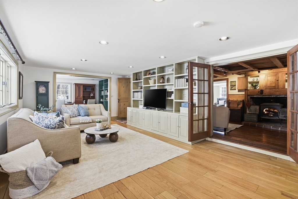 105 Lexington Rd