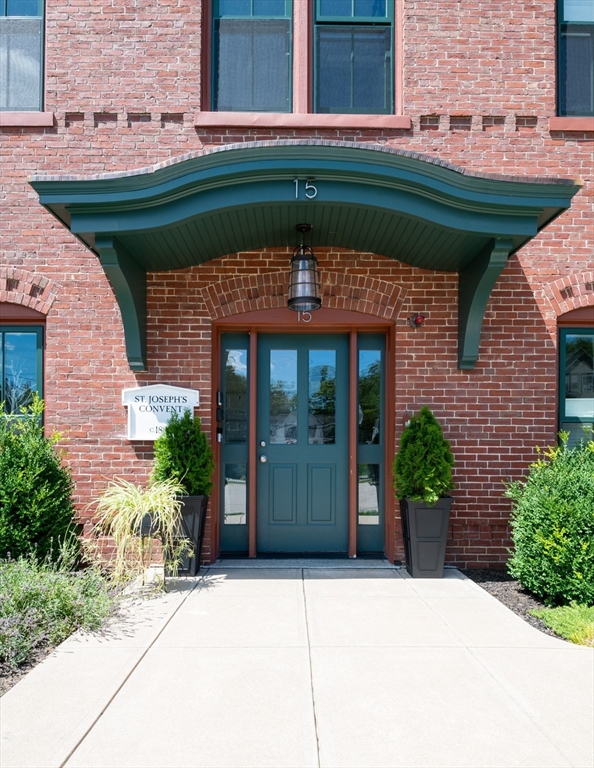 15 Sparhawk St 4