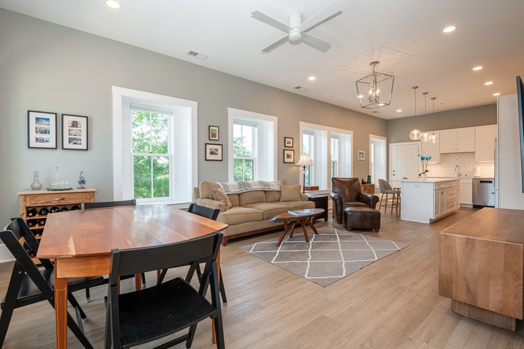 15 Sparhawk St 4