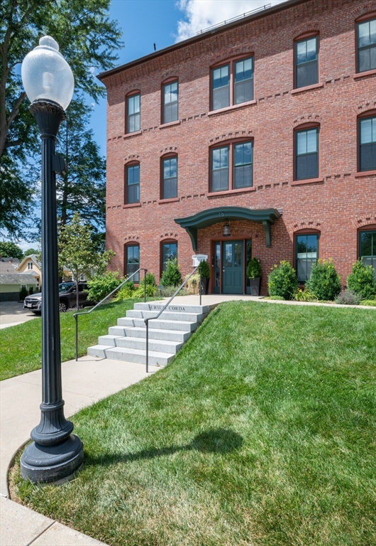 15 Sparhawk St 4