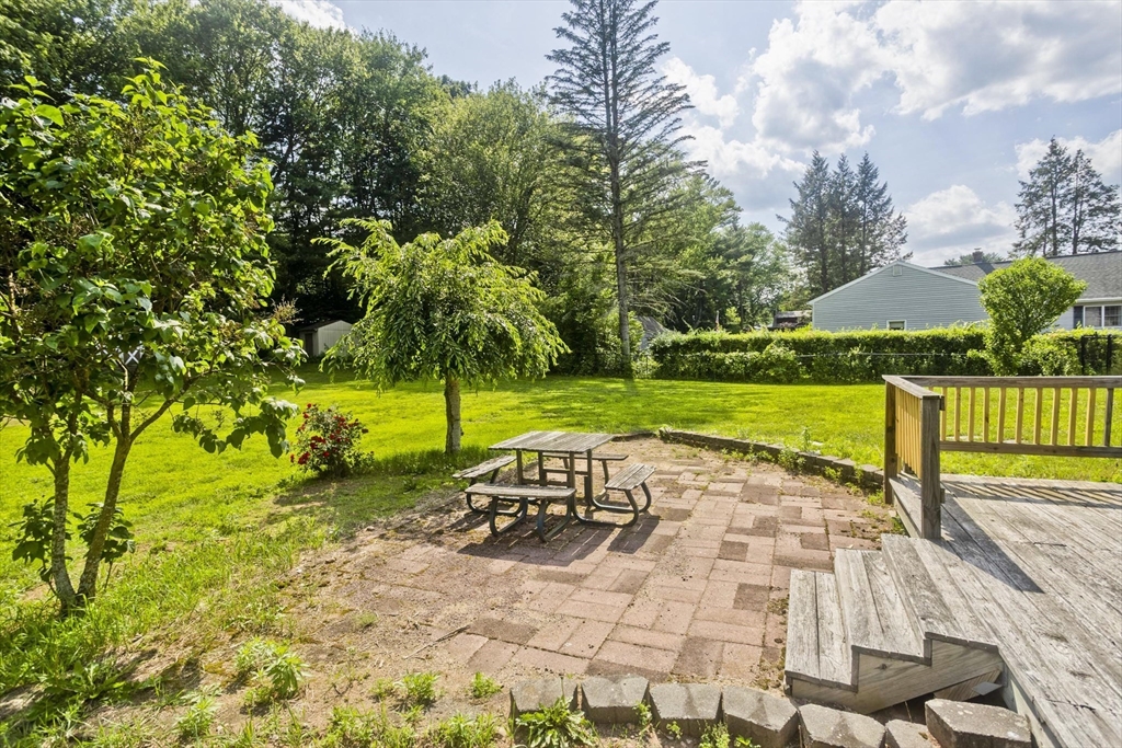 33 S Longyard Rd