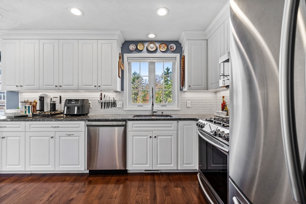 28 Essex Cir 10