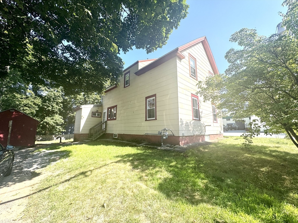 Ayer, Massachusetts 01432, United States, 3 Bedrooms Bedrooms, ,1 BathroomBathrooms,Residential,Active,191719