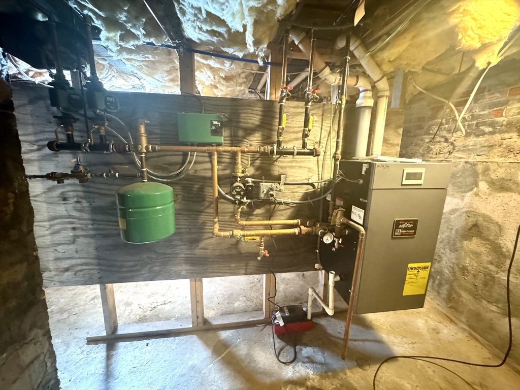 Ayer, Massachusetts 01432, United States, 3 Bedrooms Bedrooms, ,1 BathroomBathrooms,Residential,Active,191719