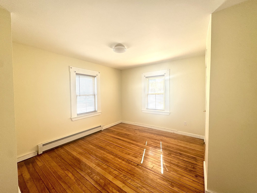 Ayer, Massachusetts 01432, United States, 3 Bedrooms Bedrooms, ,1 BathroomBathrooms,Residential,Active,191719