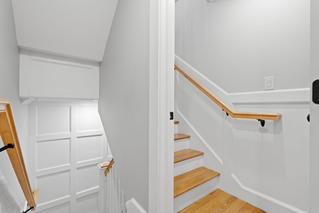 Arlington, Massachusetts 02474, United States, 3 Bedrooms Bedrooms, ,3 BathroomsBathrooms,Residential,Pending,141730