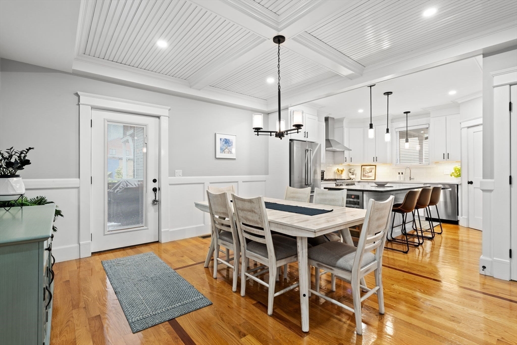 Arlington, Massachusetts 02474, United States, 3 Bedrooms Bedrooms, ,3 BathroomsBathrooms,Residential,Pending,141730