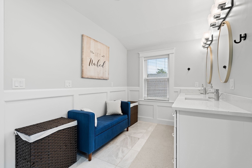 Arlington, Massachusetts 02474, United States, 3 Bedrooms Bedrooms, ,3 BathroomsBathrooms,Residential,Pending,141730