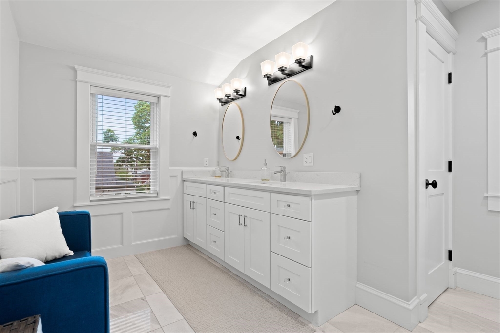 Arlington, Massachusetts 02474, United States, 3 Bedrooms Bedrooms, ,3 BathroomsBathrooms,Residential,Pending,141730