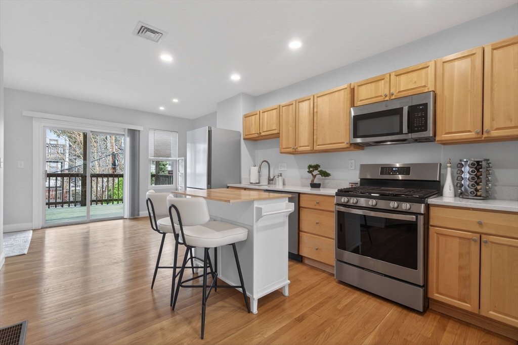 116 Trenton St #2, Boston, MA, 116 Trenton St #2, Boston, MA Photo #1