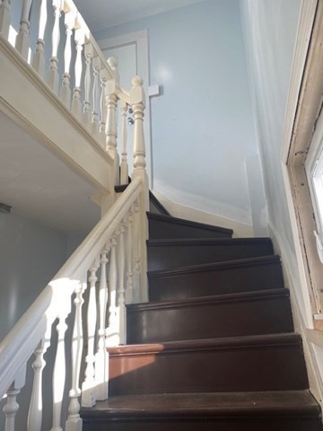 702 Main St 2