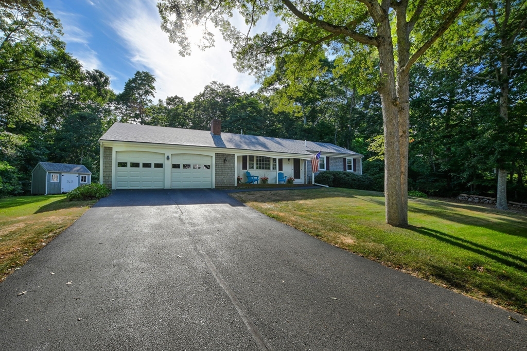 4 Royal Cir