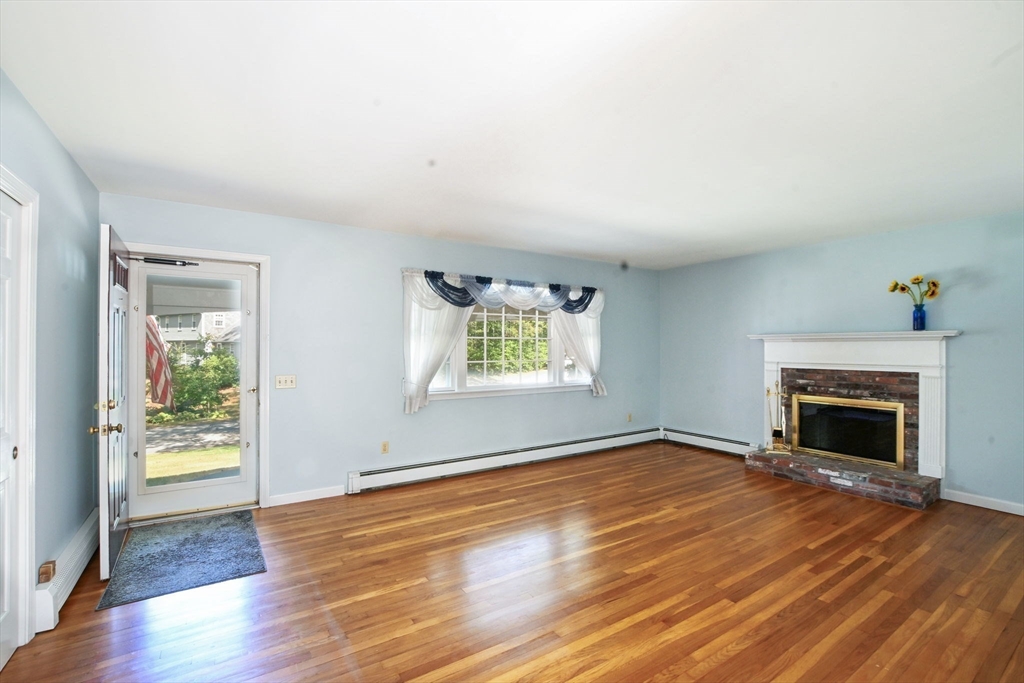 4 Royal Cir