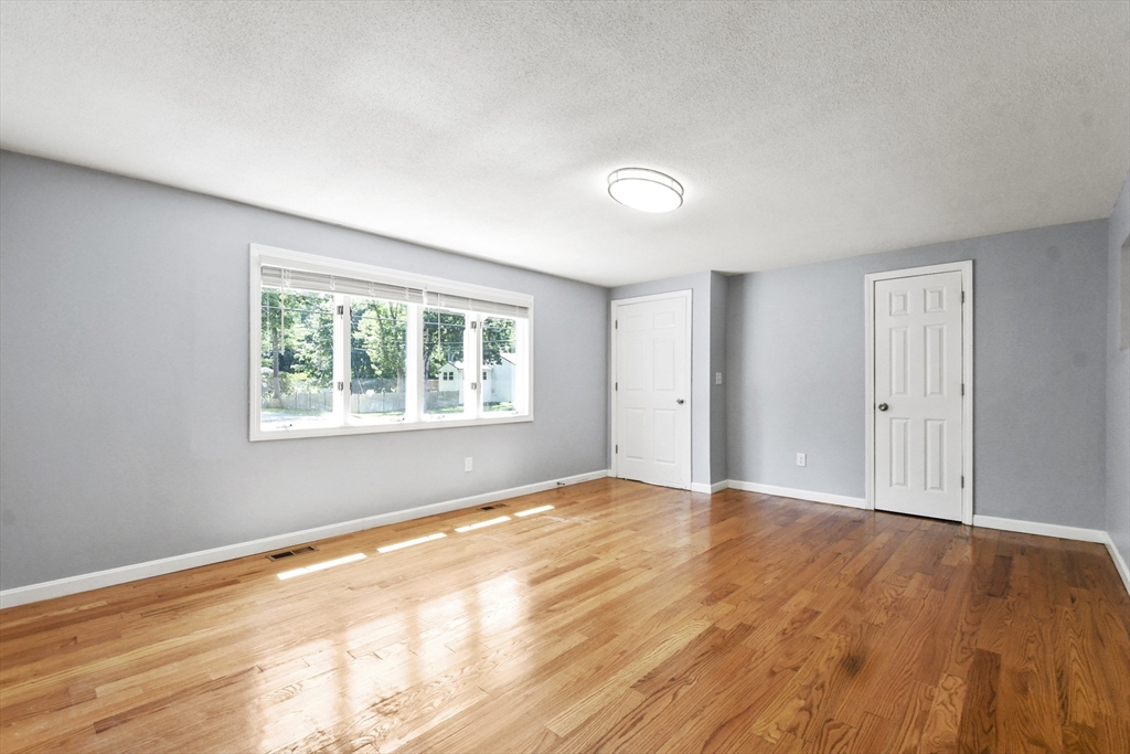 10 Lawndale Rd 1