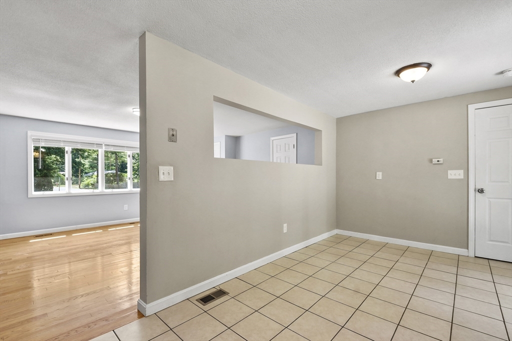 10 Lawndale Rd 1