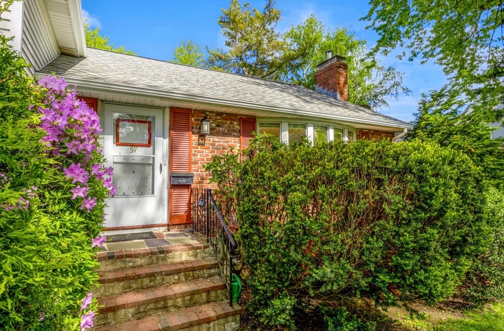 57 Spy Pond Ln, Arlington, MA, 57 Spy Pond Ln, Arlington, MA Photo #2