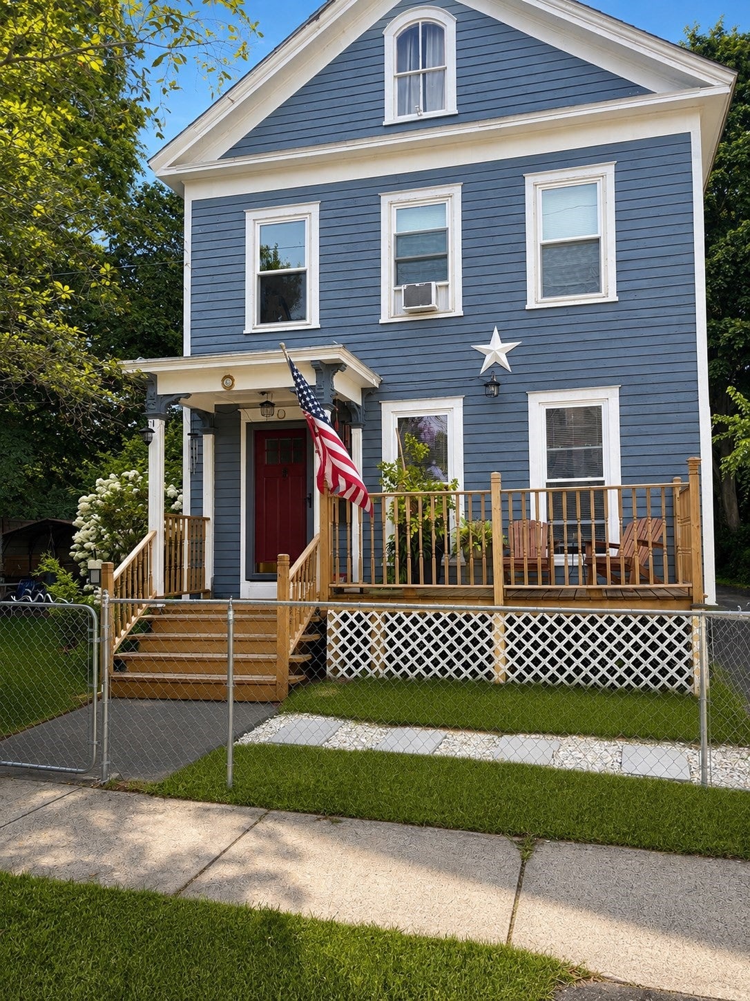 70 Pine St, Chicopee, MA, 70 Pine St, Chicopee, MA Photo #1