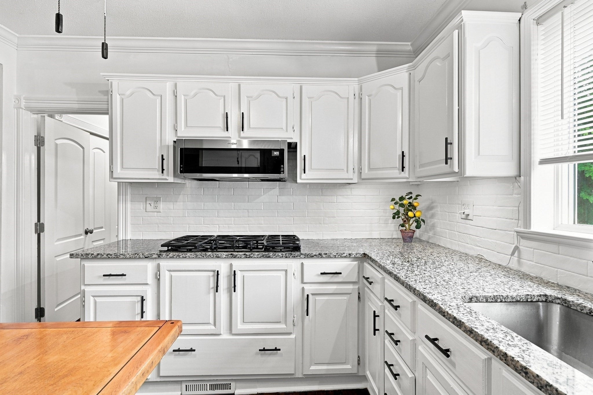 70 Pine St, Chicopee, MA, 70 Pine St, Chicopee, MA Photo #3