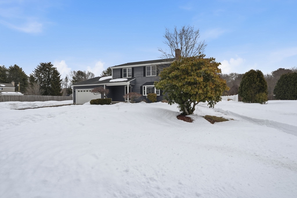 8 Agawam Ct
