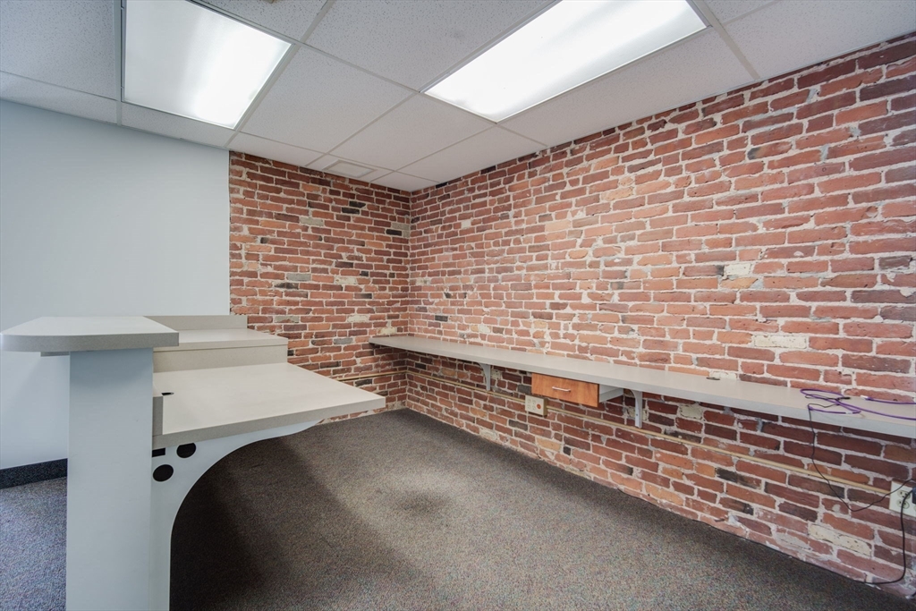 Springfield, Massachusetts 01103, United States, ,Residential,Active,76872