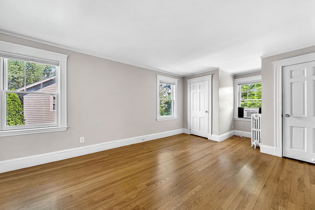 Wellesley, Massachusetts 02482, United States, 3 Bedrooms Bedrooms, ,2 BathroomsBathrooms,Residential,Pending,194170