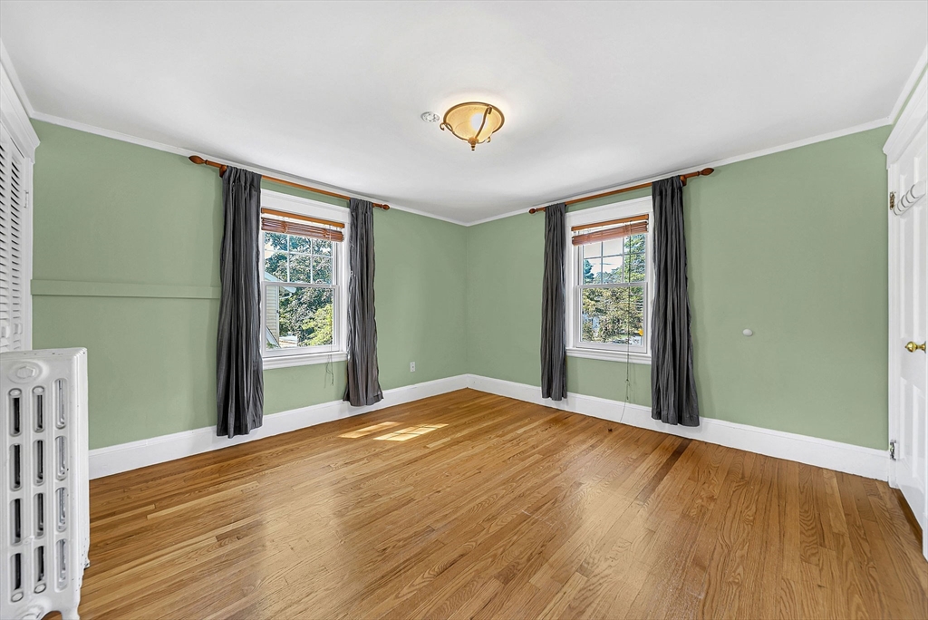 Wellesley, Massachusetts 02482, United States, 3 Bedrooms Bedrooms, ,2 BathroomsBathrooms,Residential,Pending,194170