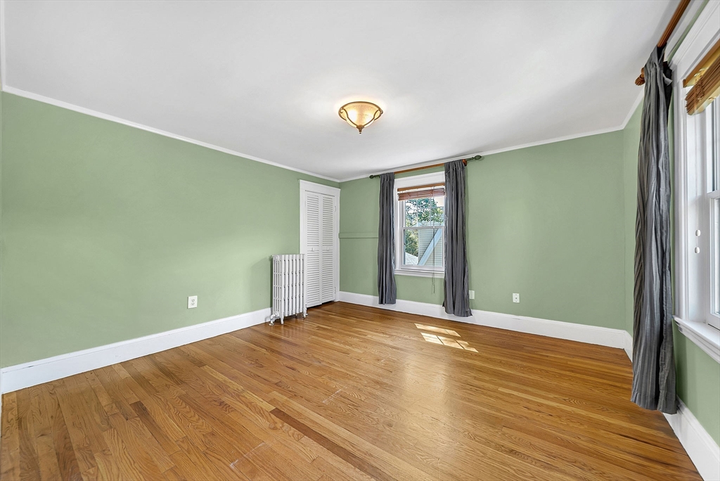 Wellesley, Massachusetts 02482, United States, 3 Bedrooms Bedrooms, ,2 BathroomsBathrooms,Residential,Pending,194170