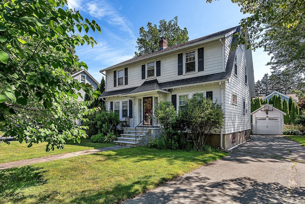 Wellesley, Massachusetts 02482, United States, 3 Bedrooms Bedrooms, ,2 BathroomsBathrooms,Residential,Pending,194170