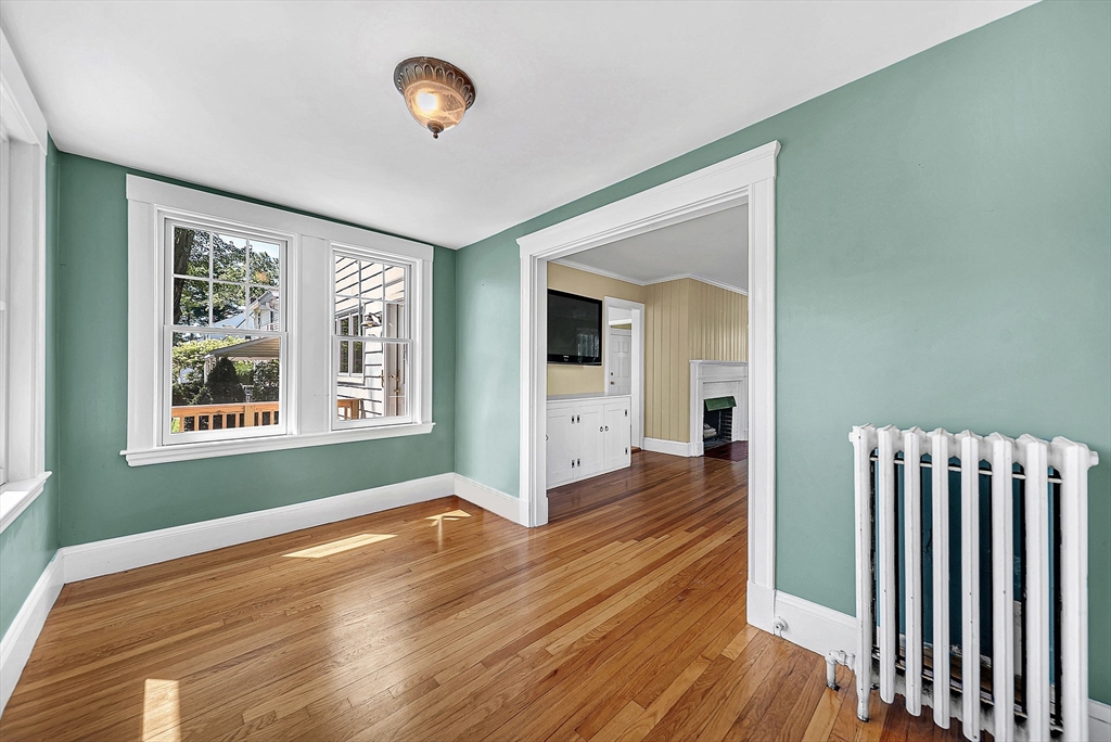 Wellesley, Massachusetts 02482, United States, 3 Bedrooms Bedrooms, ,2 BathroomsBathrooms,Residential,Pending,194170