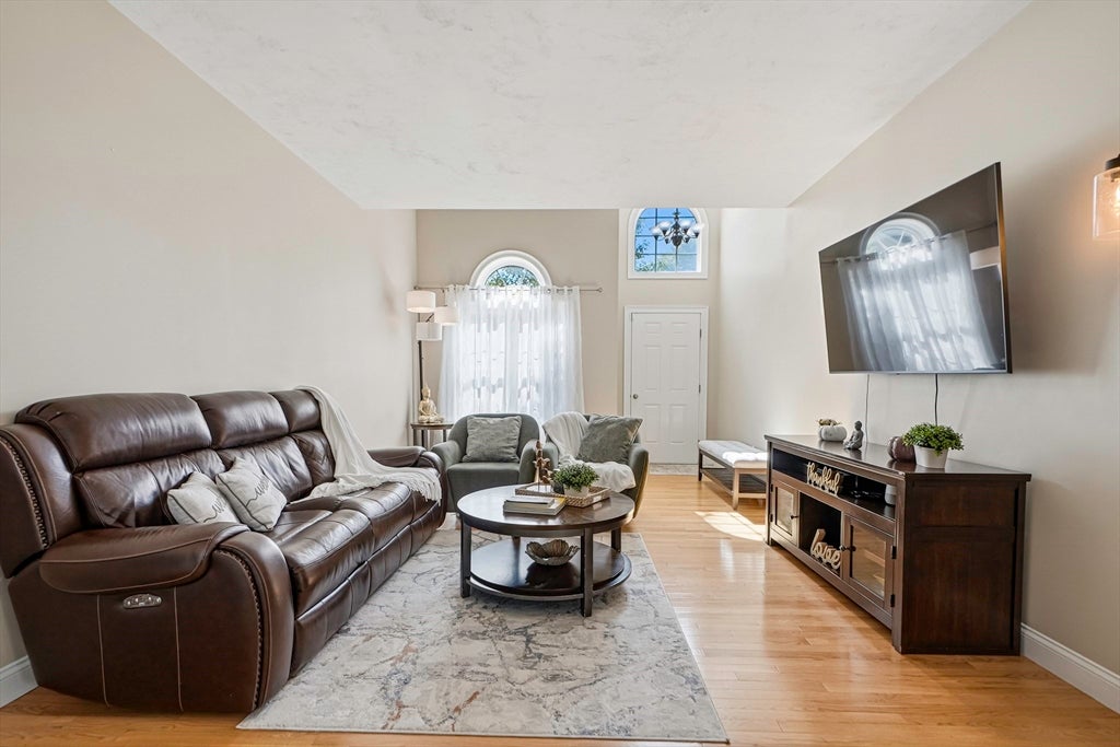 13 Knowlton Cir 13