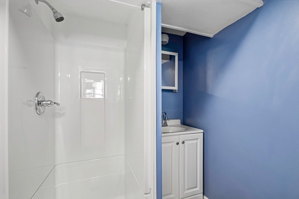 13 Knowlton Cir #13, Upton, MA Photo #28
