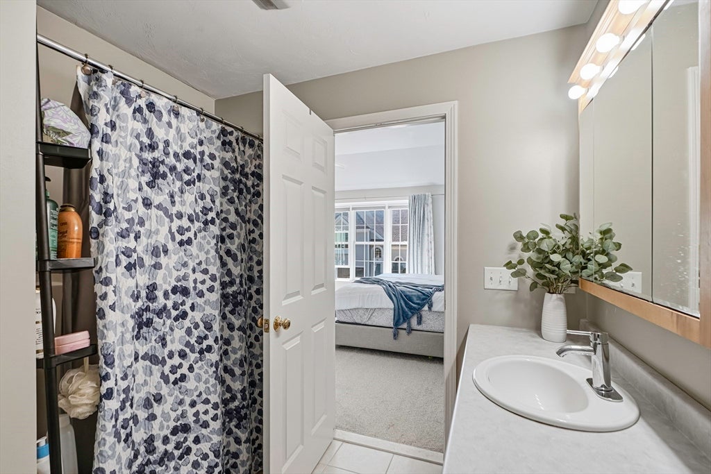 13 Knowlton Cir #13, Upton, MA Photo #18
