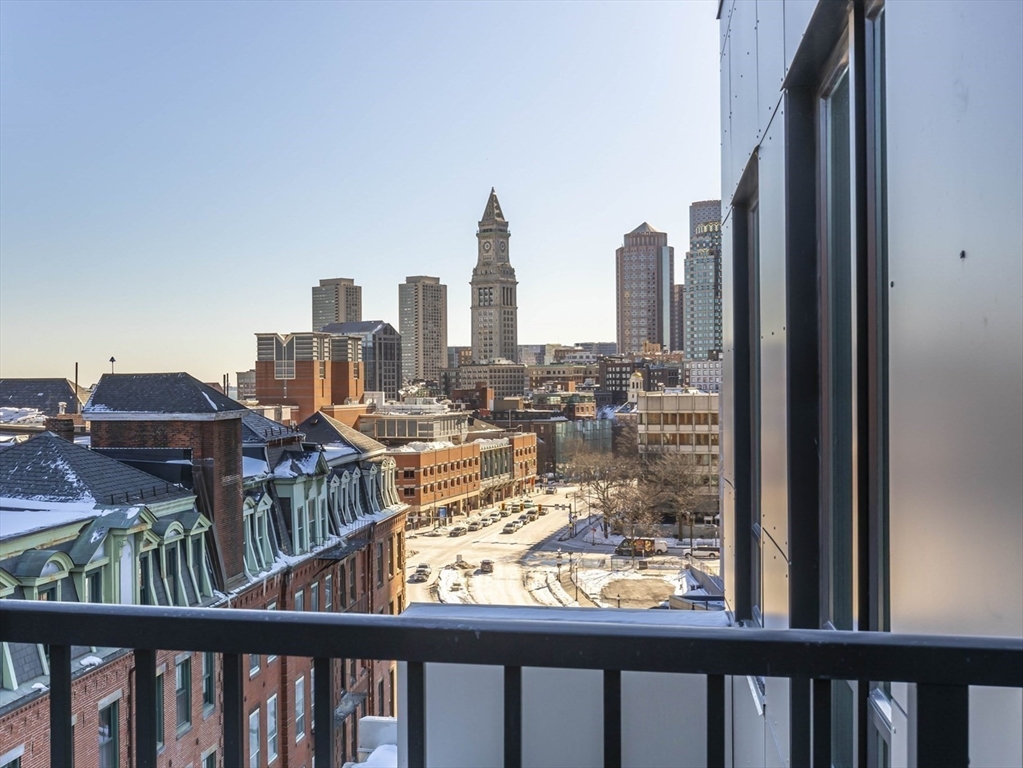 121 Portland St. 803