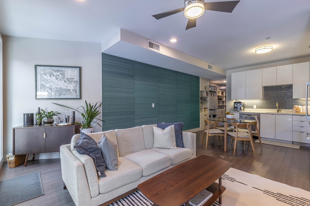 121 Portland St. 803