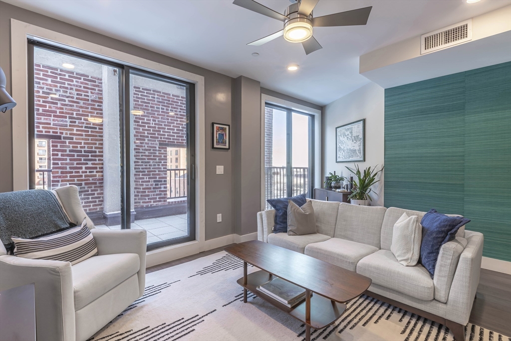 121 Portland St. 803