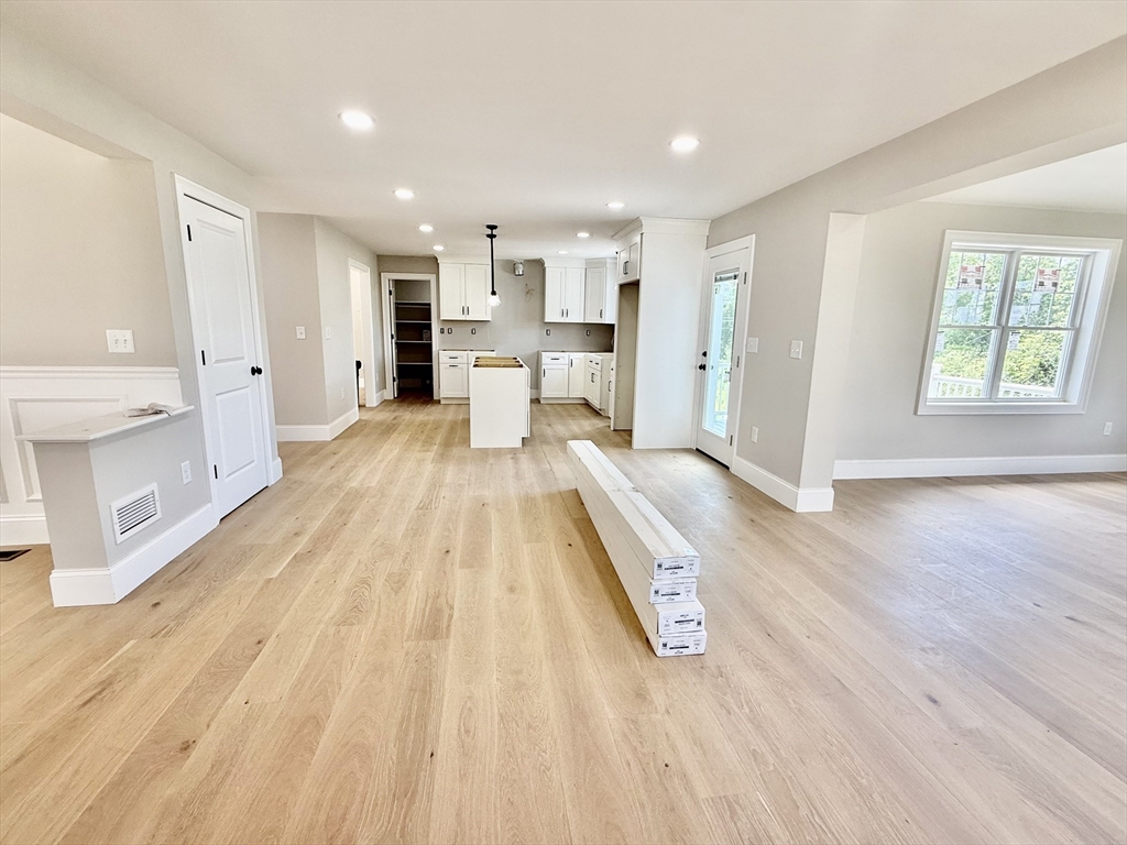 129 Old Westford Rd
