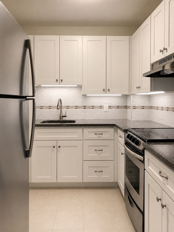 19 Winchester St 402