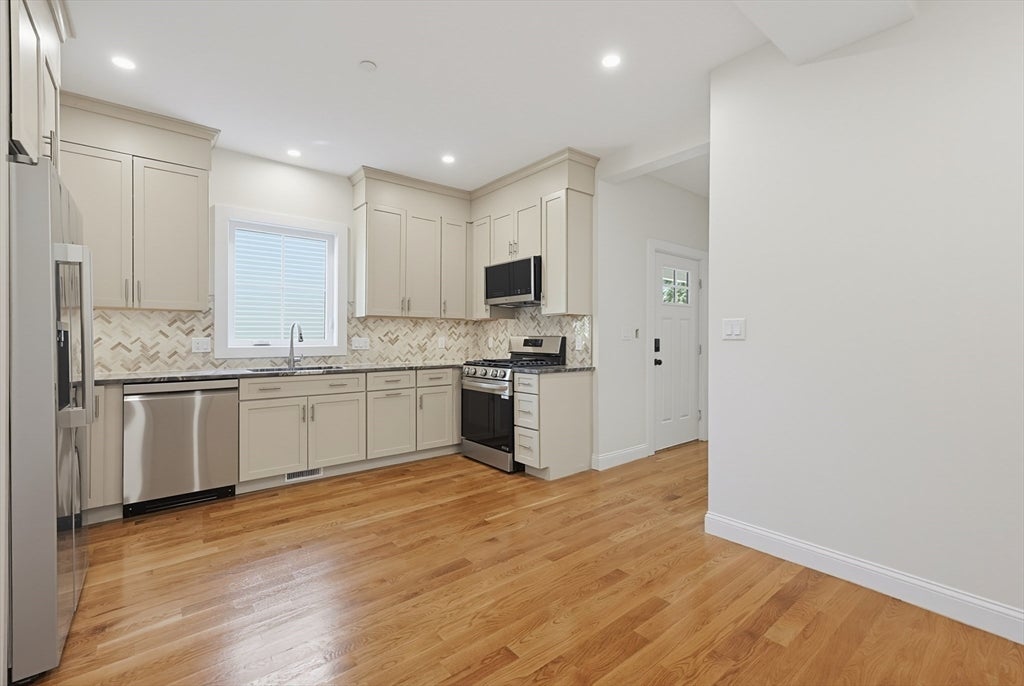 53 Eddy St #1, Newton, MA, 53 Eddy St #1, Newton, MA Photo #4