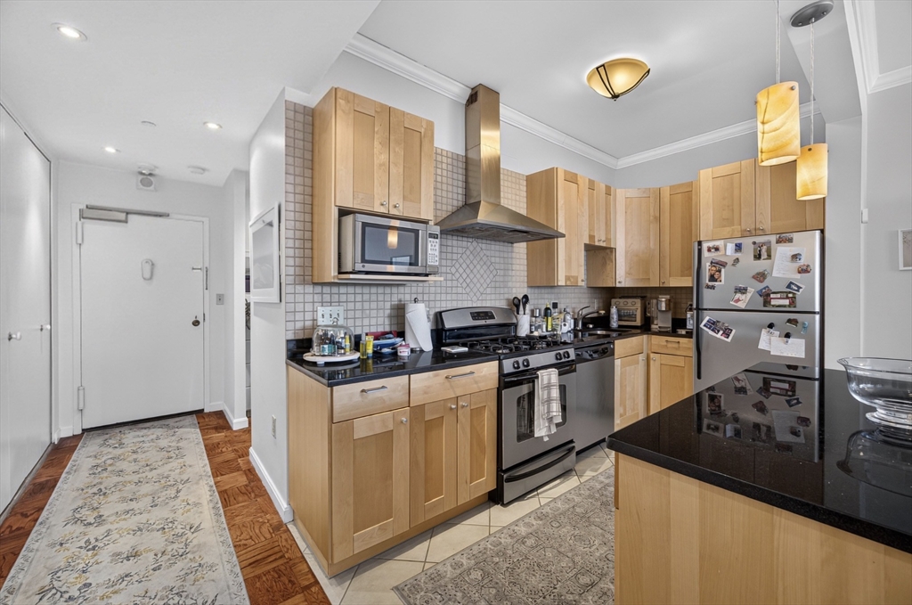 2 Hawthorne Place 17G