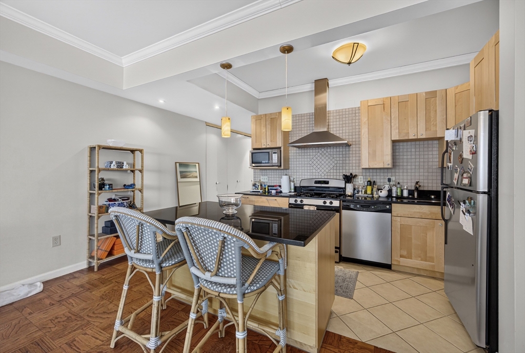 2 Hawthorne Place 17G
