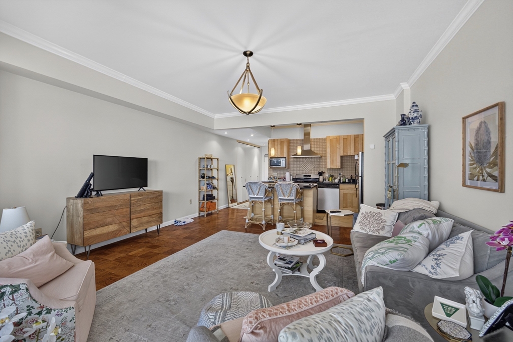 2 Hawthorne Place 17G