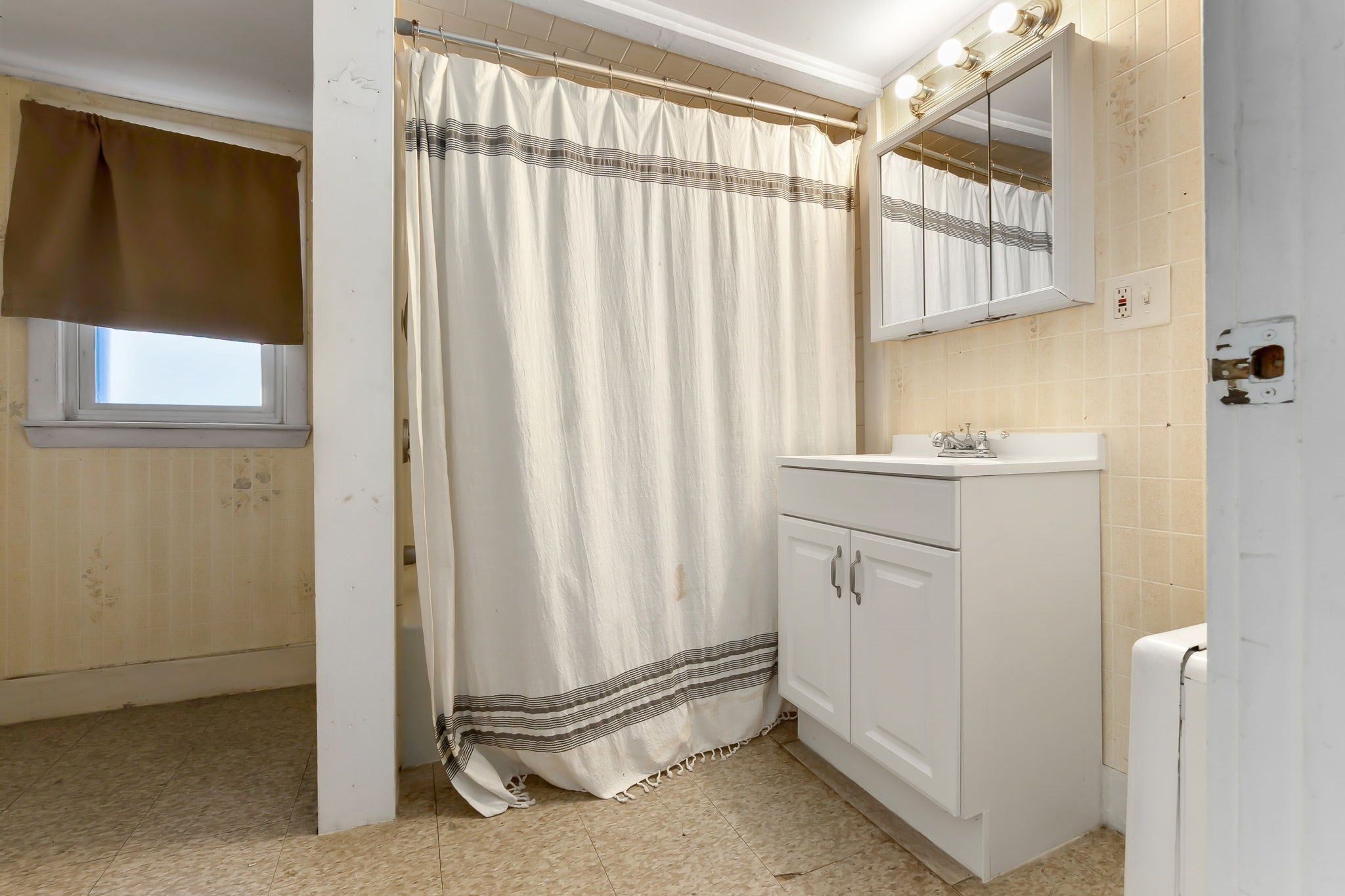 26 Franklin St, Peabody, MA, 26 Franklin St, Peabody, MA Photo #26