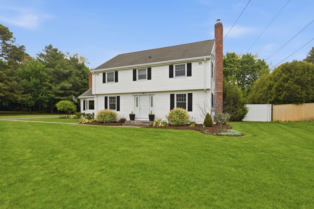 107 Viscount Rd, Longmeadow, MA Photo #2