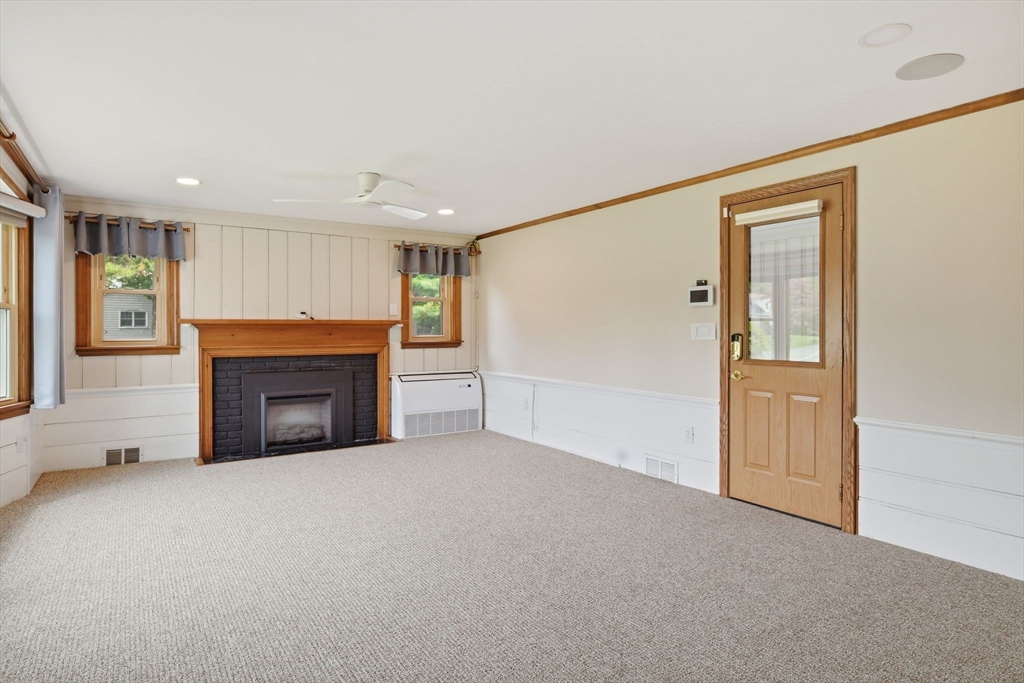107 Viscount Rd, Longmeadow, MA Photo #13