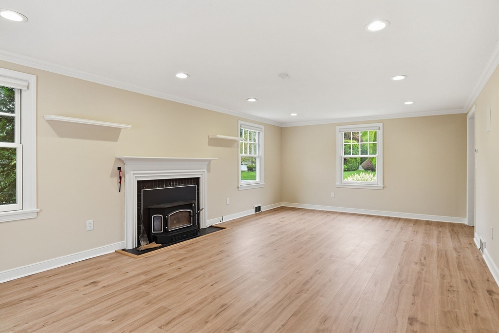 107 Viscount Rd, Longmeadow, MA Photo #6