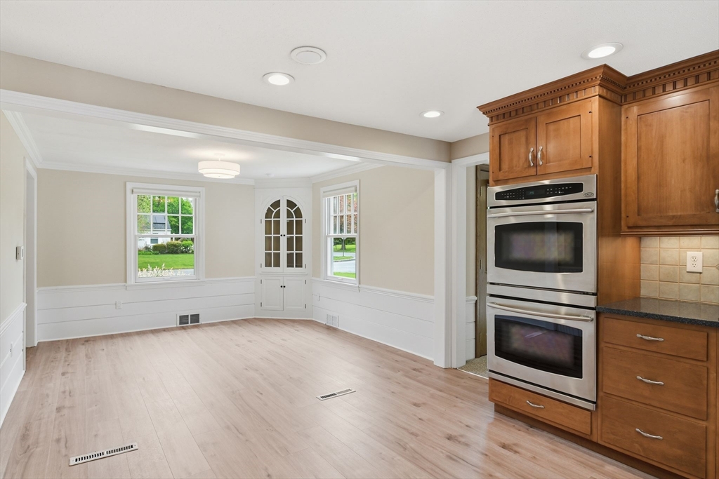 107 Viscount Rd, Longmeadow, MA Photo #10