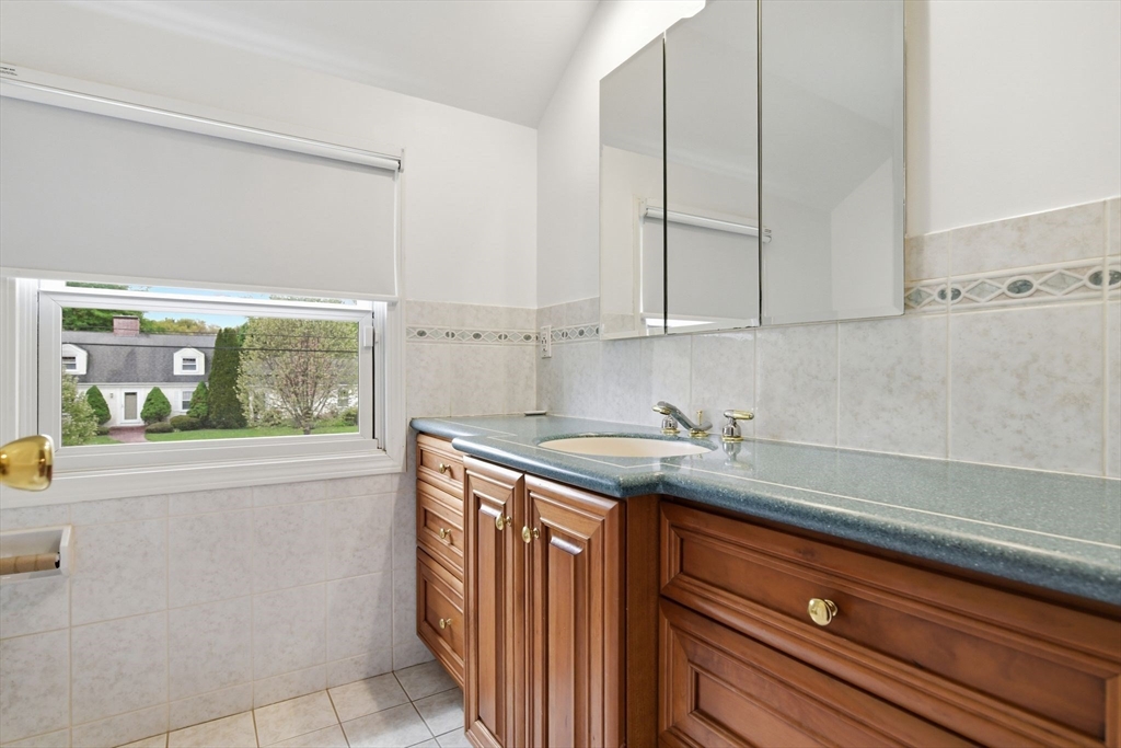 107 Viscount Rd, Longmeadow, MA Photo #30