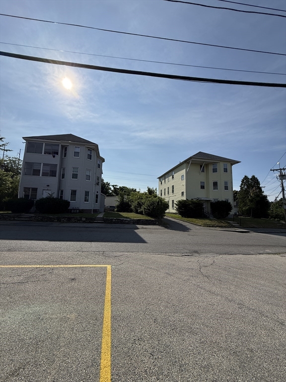 4 Rockdale St