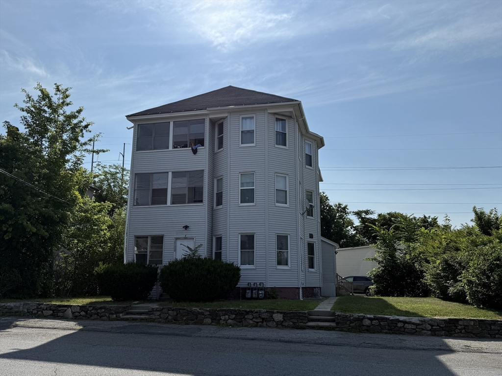 4 Rockdale St